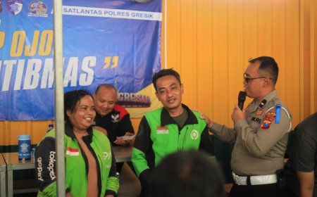 Secangkir Kopi Pererat Sinergi Polres Gresik dan Driver Ojol