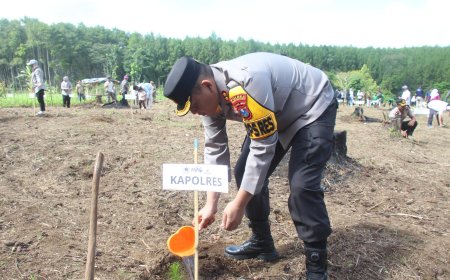 Polres Bondowoso Turut Tanam 1.000 Pohon dalam Gerakan Sedekah Oksigen HPN 2026