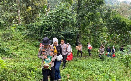 Polres Jember Berjuang Tembus Medan Demi Kemanusiaan