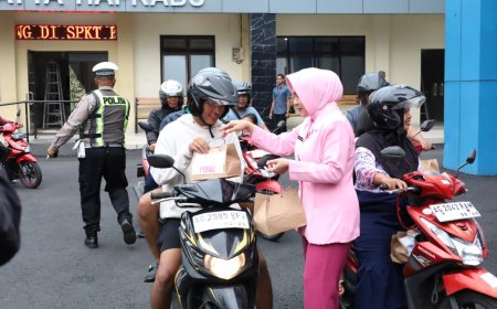 Polres Tulungagung Gelar Aksi Sosial Bagi Takjil