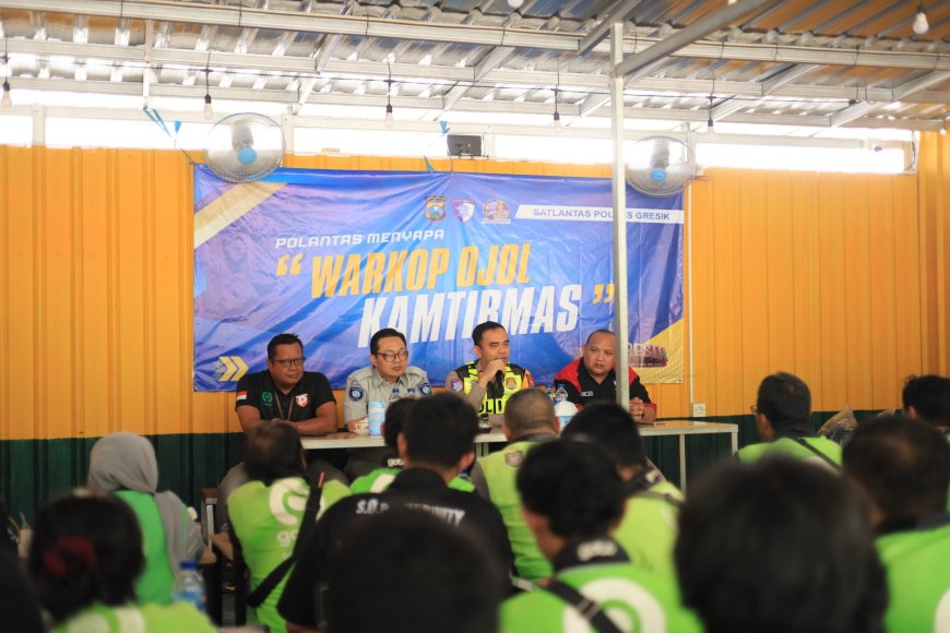 Kebersamaan Secangkir Kopi, Polres Gresik Perkuat Sinergi Driver Ojol
