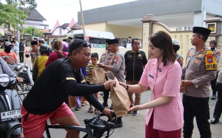 Polres Sumenep dan Mitra Instansi Gelar Bagi Takjil Ramadan