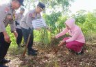 Tanam Pohon Beringin, Polres Trenggalek Pulihkan Lingkungan