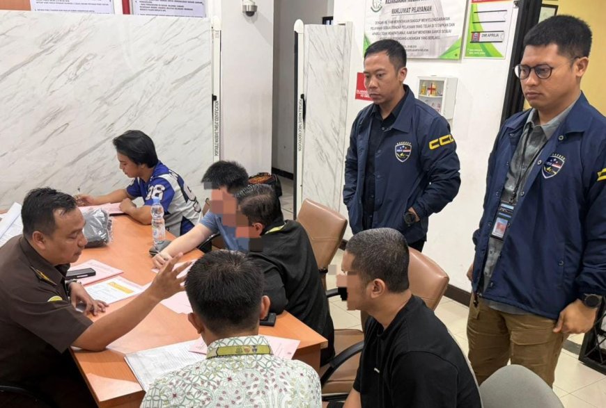 Bareskrim Polri Serahkan Tersangka Judi Online ke Kejaksaan