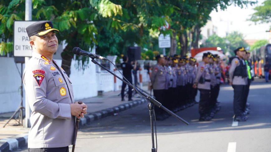 Polrestabes Surabaya Siaga Amankan Aksi Buruh dengan Profesional